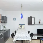 With Parking Space Stinjan, - 20816 Apartament *