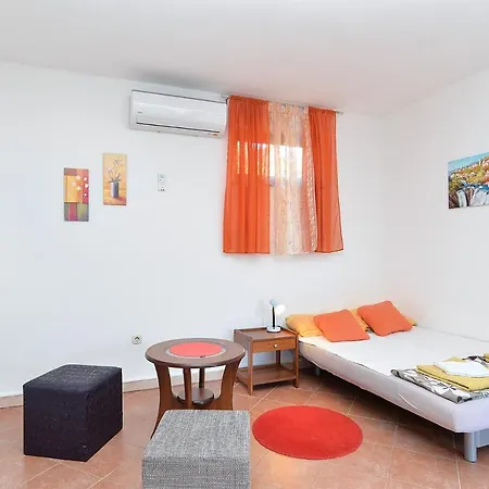 With Parking Space Stinjan, - 20816 *