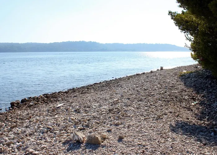 With Parking Space Stinjan, - 20816 *