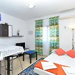 With Parking Space Stinjan, - 20816 Apartment Pula