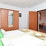 Apartment With Parking Space Stinjan, - 20816 Pula