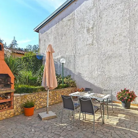 With Parking Space Stinjan, - 20816 * プーラ