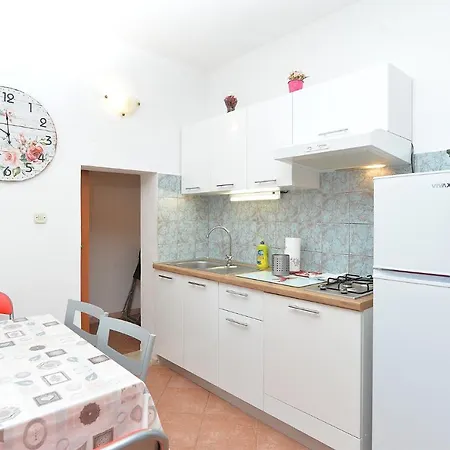 With Parking Space Stinjan, - 20816 Apartman Pula