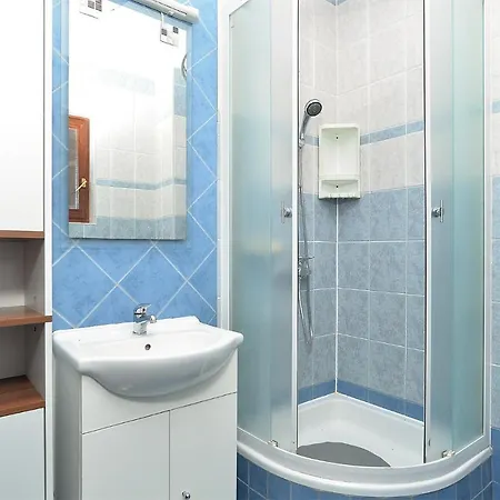 With Parking Space Stinjan, - 20816 *