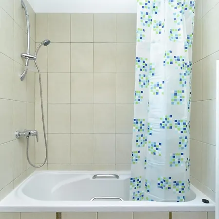 With Parking Space Stinjan, - 20816 *