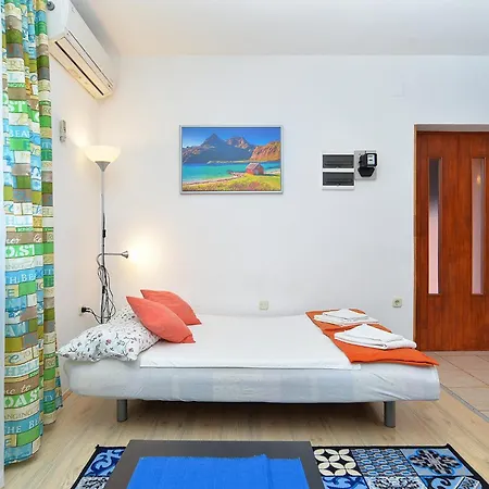 Appartement With Parking Space Stinjan, - 20816