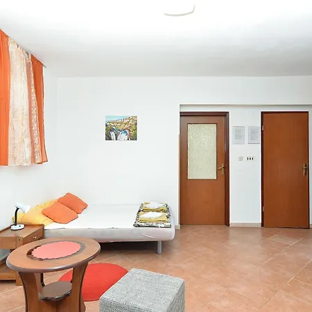 Appartement With Parking Space Stinjan, - 20816 Pula