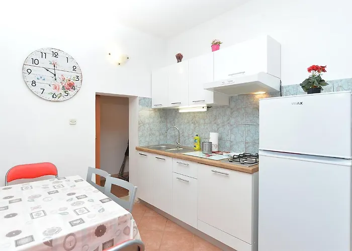 With Parking Space Stinjan, - 20816 Apartment Pula