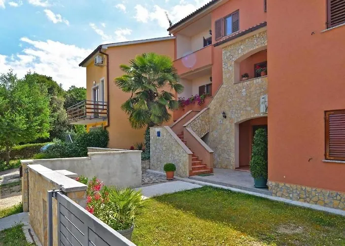With Parking Space Stinjan, - 20816 Apartment *